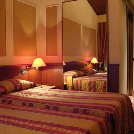 Regal 4*
