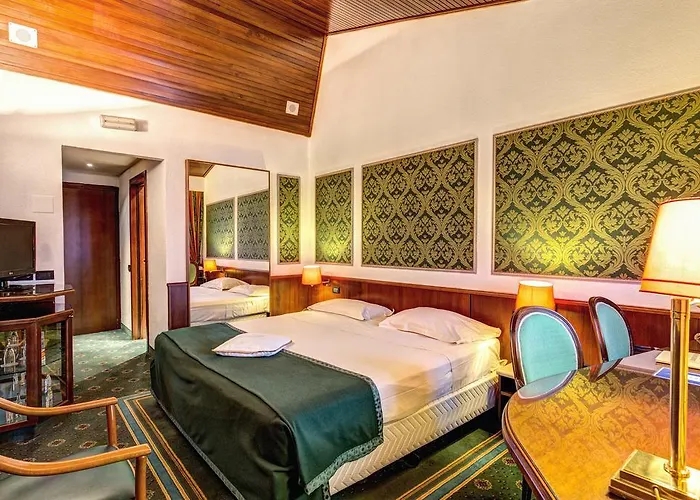 Regal Hotel 4*
