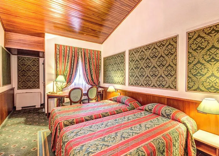 Regal Hotel 4*