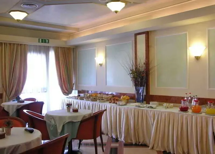Regal 4*