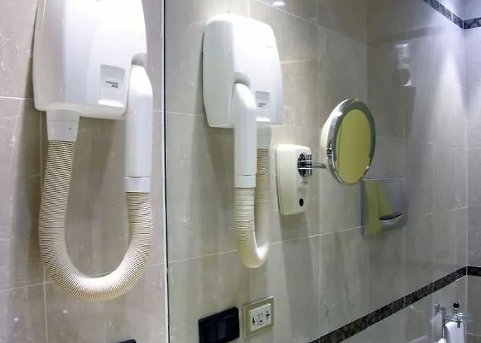 Regal Hotel 4*