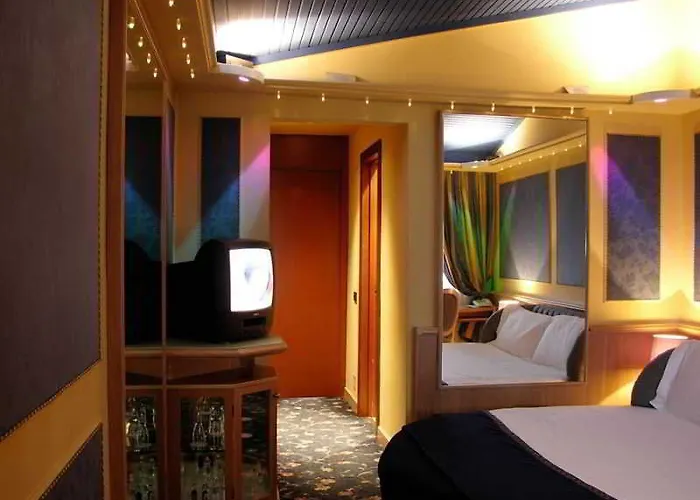 Regal Hotel 4*