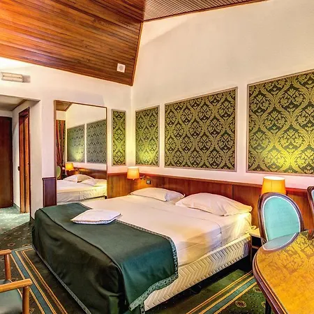 Regal Hotel 4*