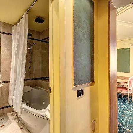 Regal 4*
