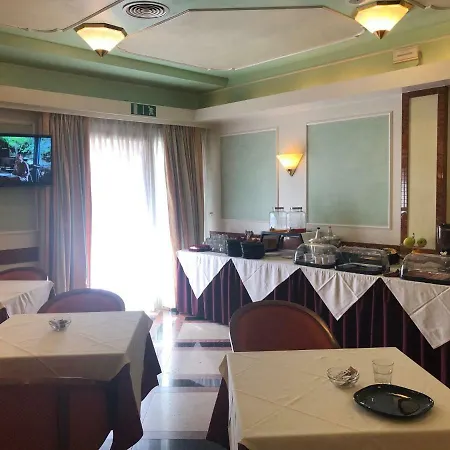 Regal 4*
